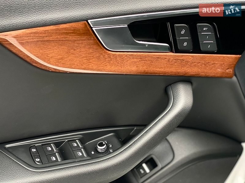 Седан Audi A4 2020 в Киеве
