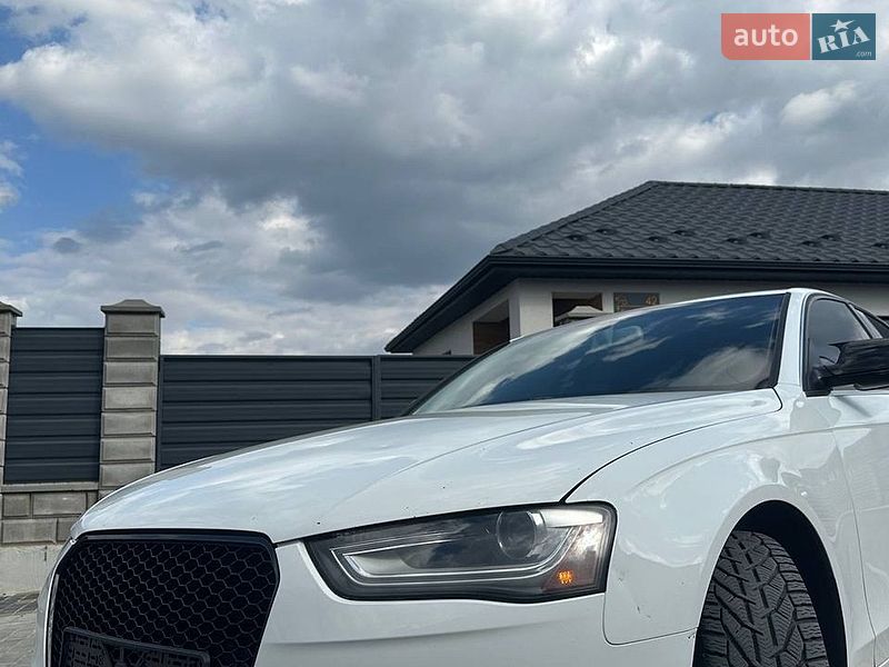 Седан Audi A4 2013 в Вараші