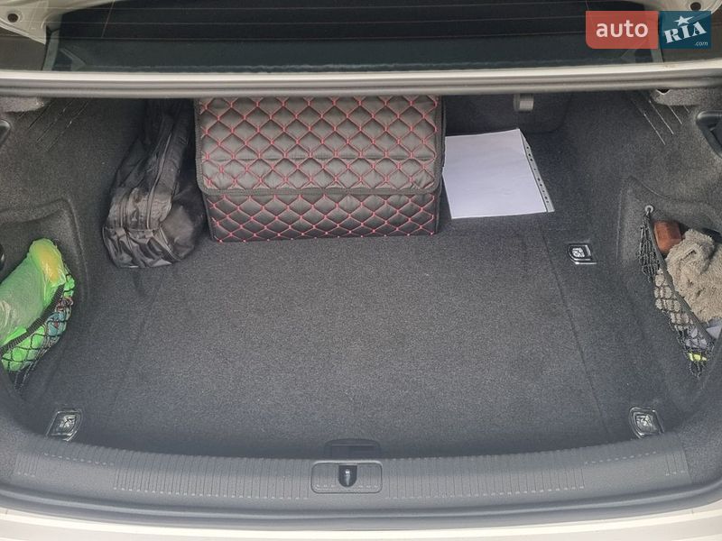 Седан Audi A4 2019 в Харькове