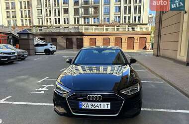 Седан Audi A4 2022 в Києві