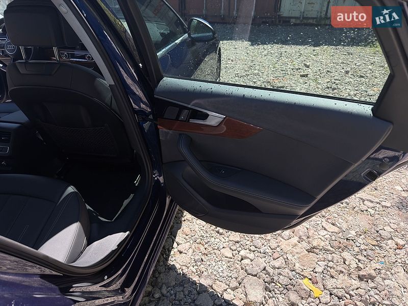 Седан Audi A4 2020 в Киеве