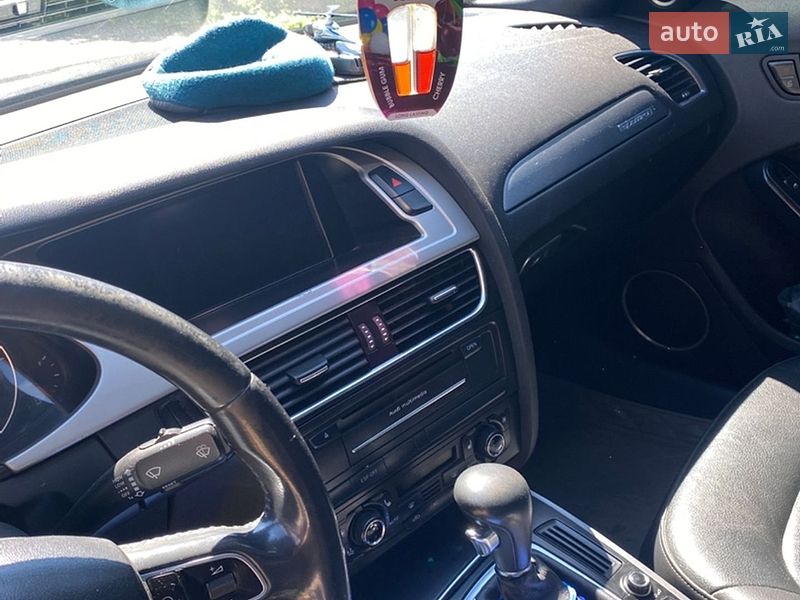 Седан Audi A4 2009 в Литине