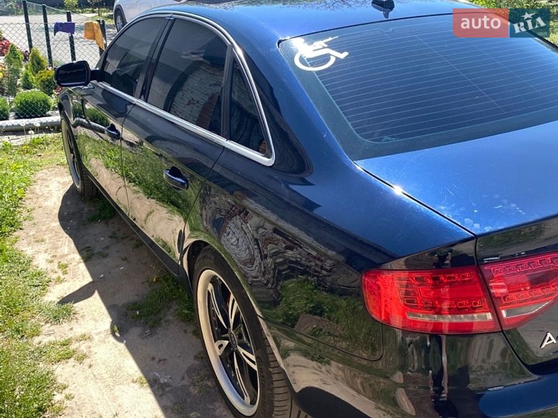 Седан Audi A4 2009 в Литине