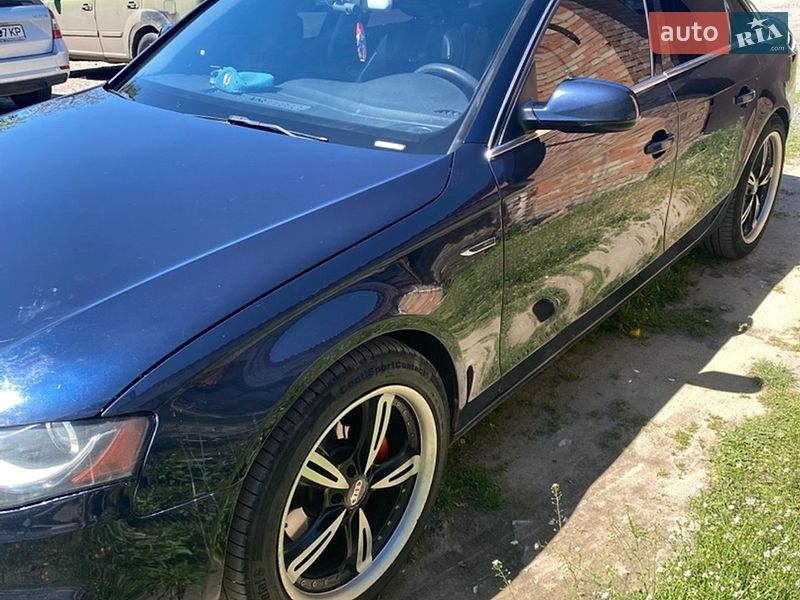 Седан Audi A4 2009 в Литине