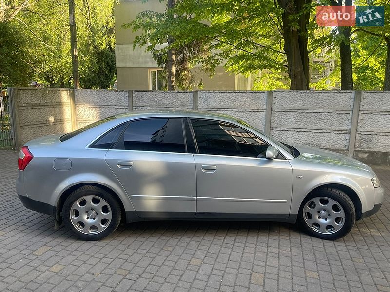 Седан Audi A4 2000 в Рівному