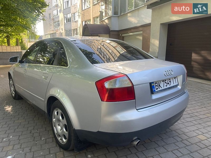 Седан Audi A4 2000 в Рівному