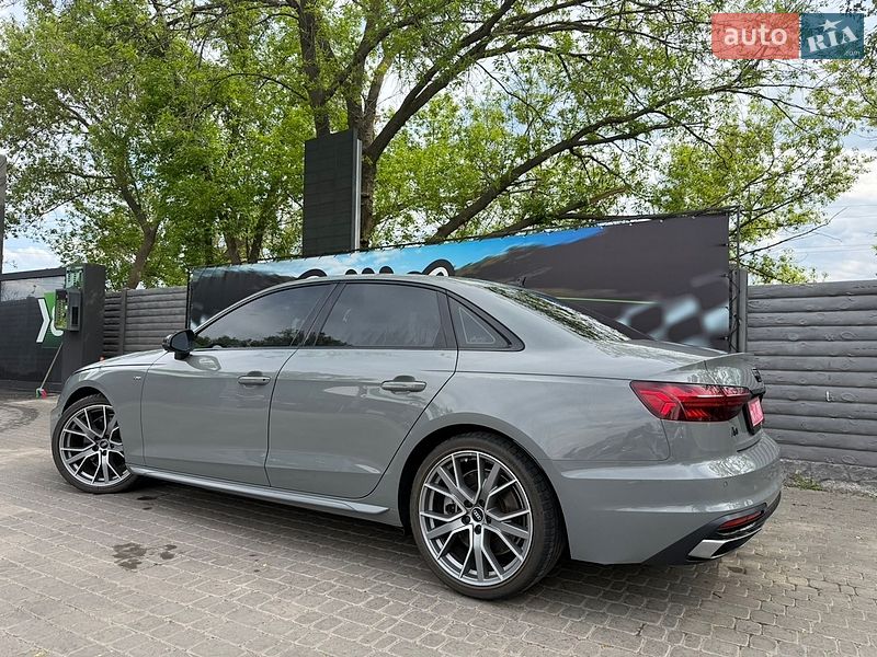 Седан Audi A4 2021 в Харькове