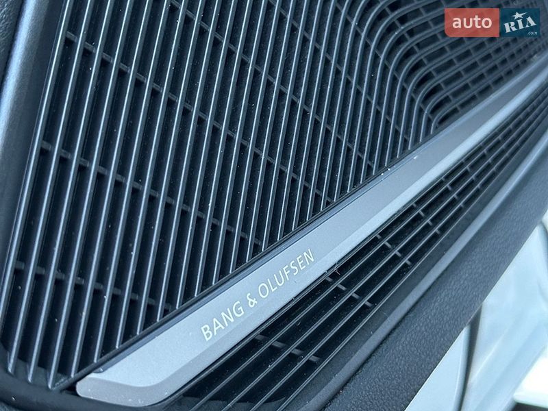 Седан Audi A4 2018 в Ровно
