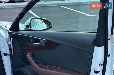Седан Audi A4 2018 в Ровно