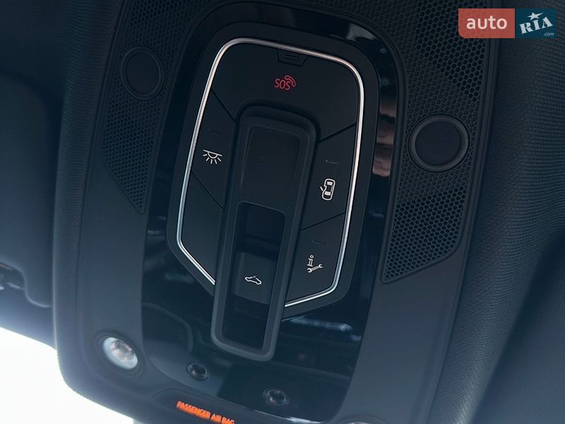 Седан Audi A4 2018 в Ровно