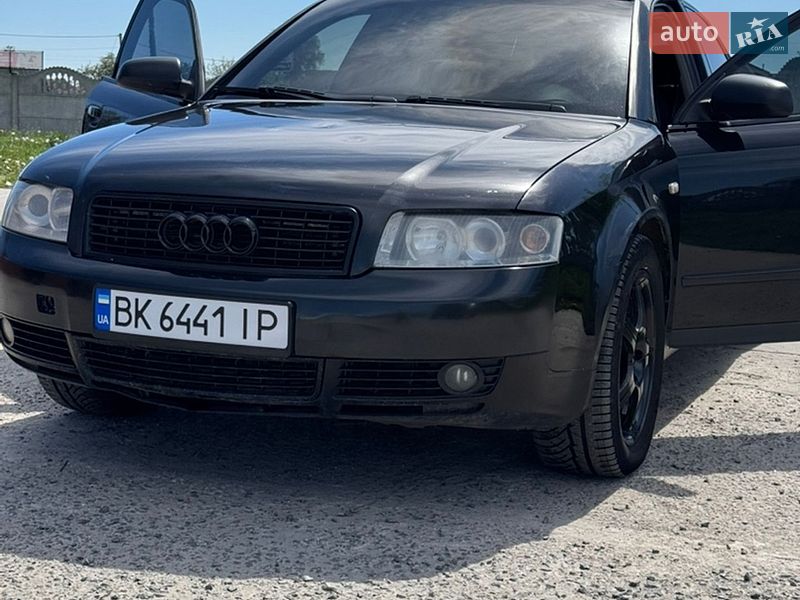 Седан Audi A4 2003 в Дубровиці