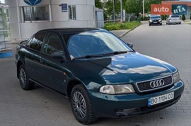 Седан Audi A4 1996 в Староконстантинове