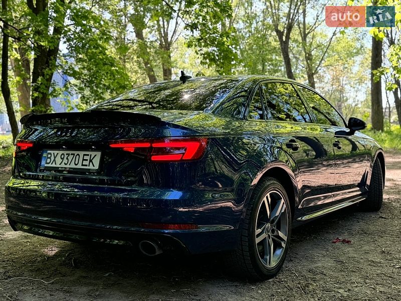 Седан Audi A4 2017 в Хмельницком