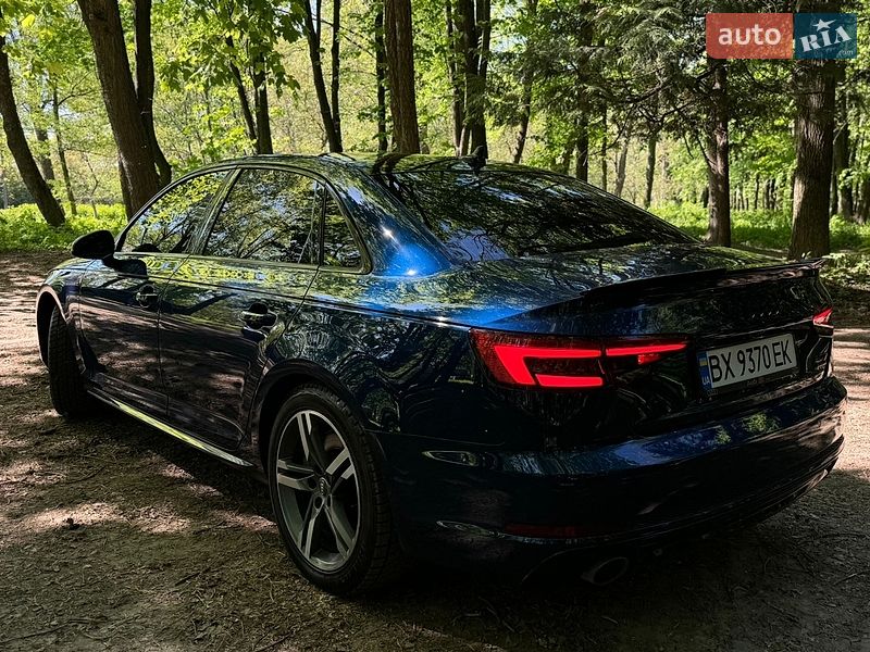Седан Audi A4 2017 в Хмельницком