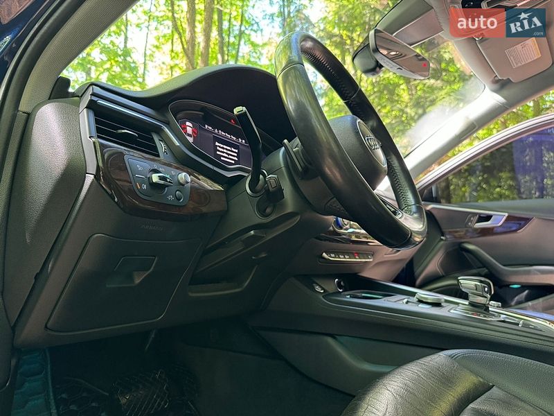 Седан Audi A4 2017 в Хмельницком