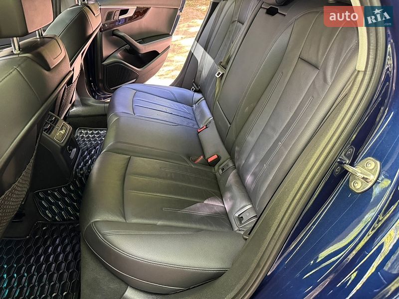 Седан Audi A4 2017 в Хмельницком