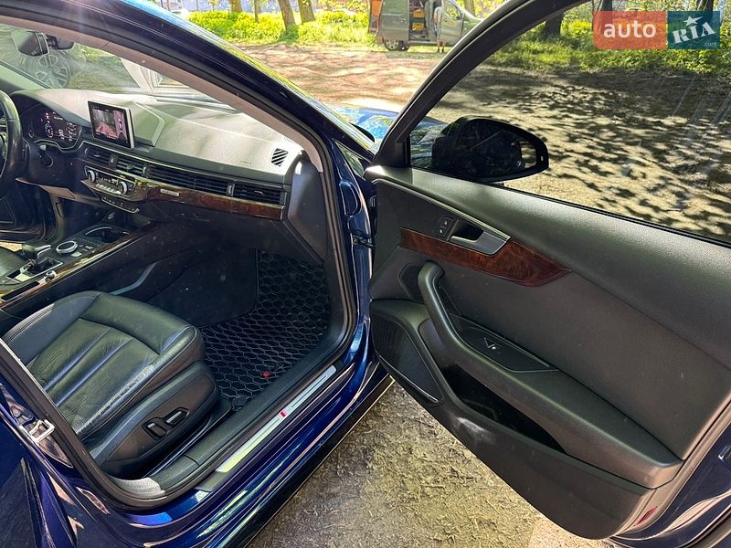 Седан Audi A4 2017 в Хмельницком