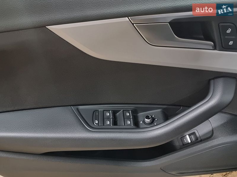 Седан Audi A4 2021 в Киеве