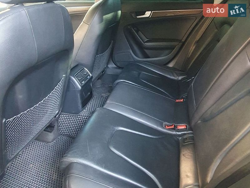 Седан Audi A4 2015 в Николаеве