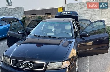Седан Audi A4 1996 в Гостомеле