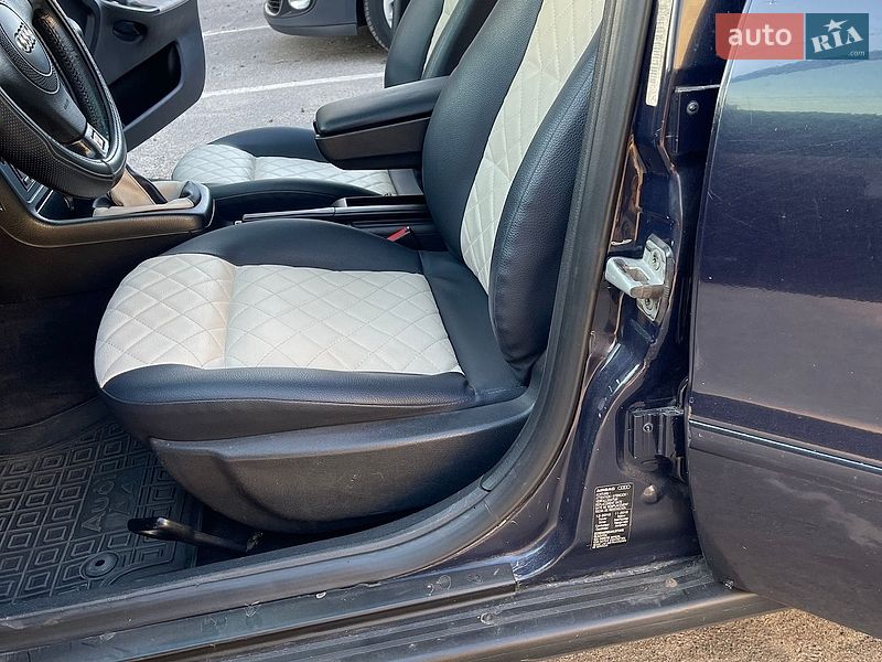 Седан Audi A4 1996 в Гостомеле