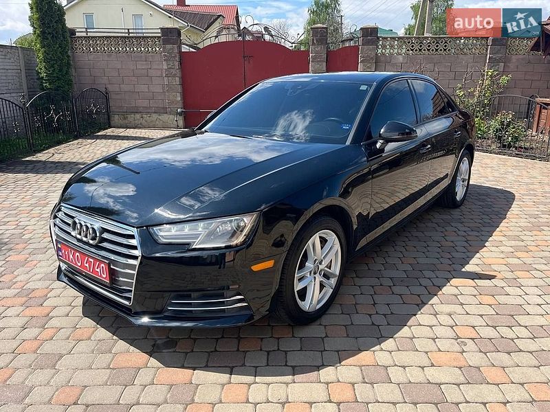Седан Audi A4 2016 в Рівному