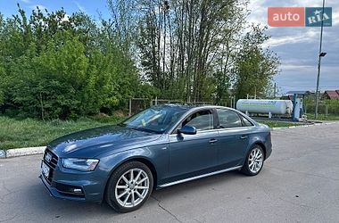 Седан Audi A4 2015 в Львове