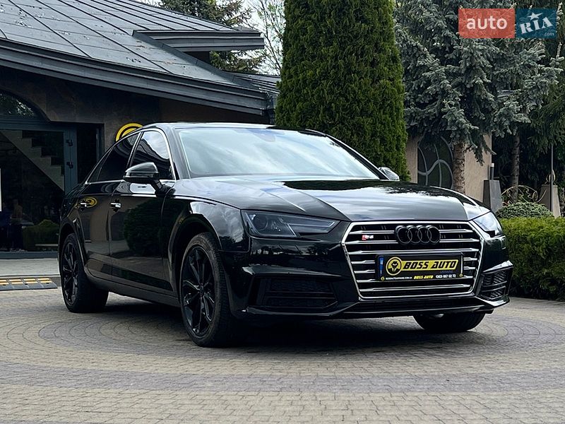 Седан Audi A4 2019 в Львове