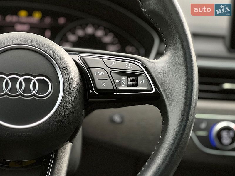 Седан Audi A4 2019 в Львове