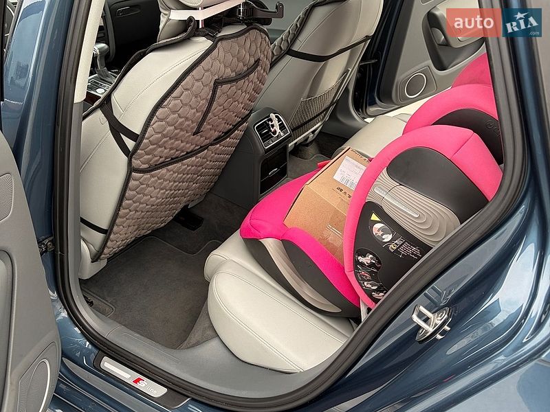 Седан Audi A4 2014 в Киеве