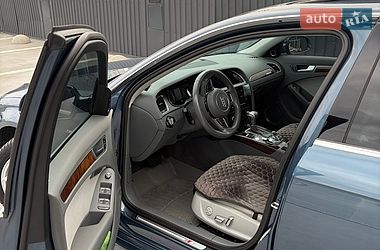 Седан Audi A4 2014 в Киеве