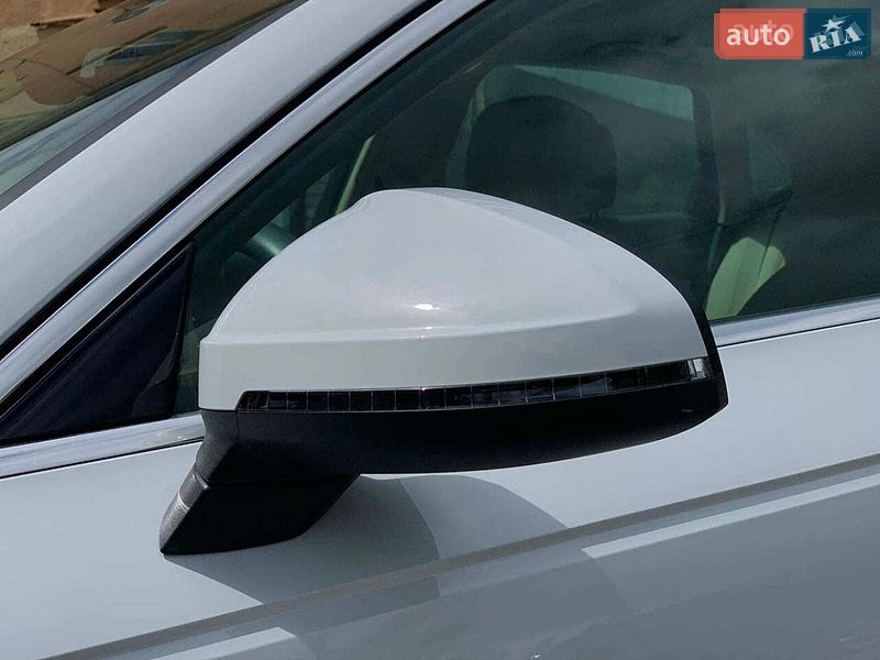 Седан Audi A4 2019 в Житомире