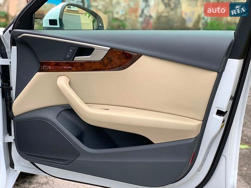 Седан Audi A4 2019 в Житомире
