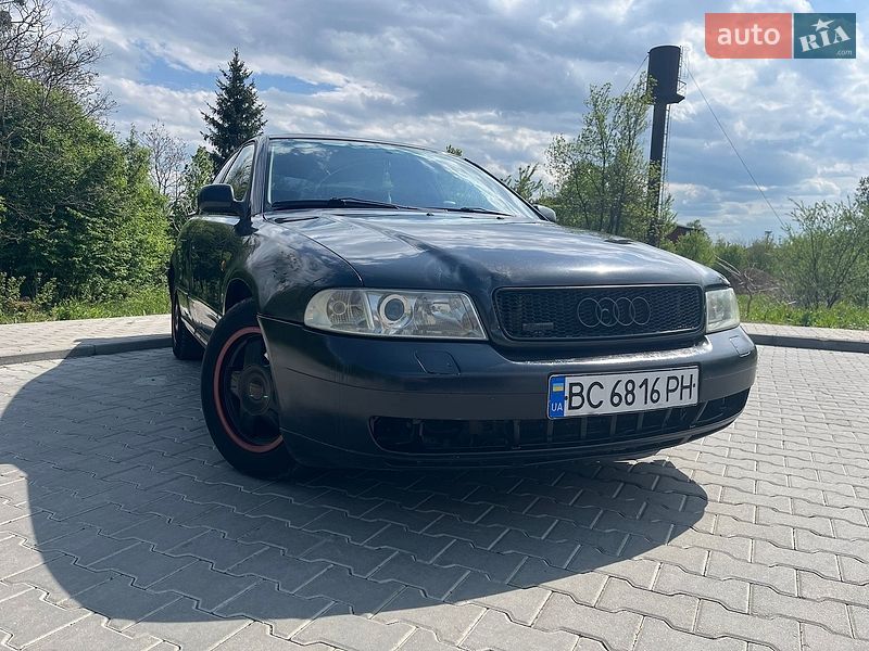 Седан Audi A4 1997 в Стрые
