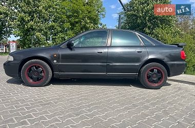 Седан Audi A4 1997 в Стрые