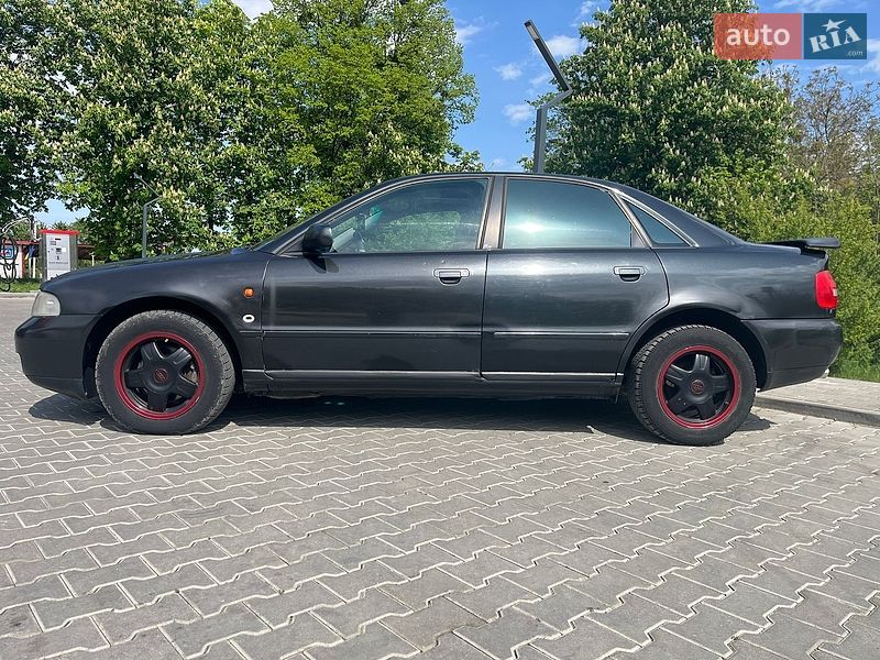 Седан Audi A4 1997 в Стрые