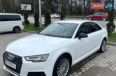 Седан Audi A4 2017 в Львове