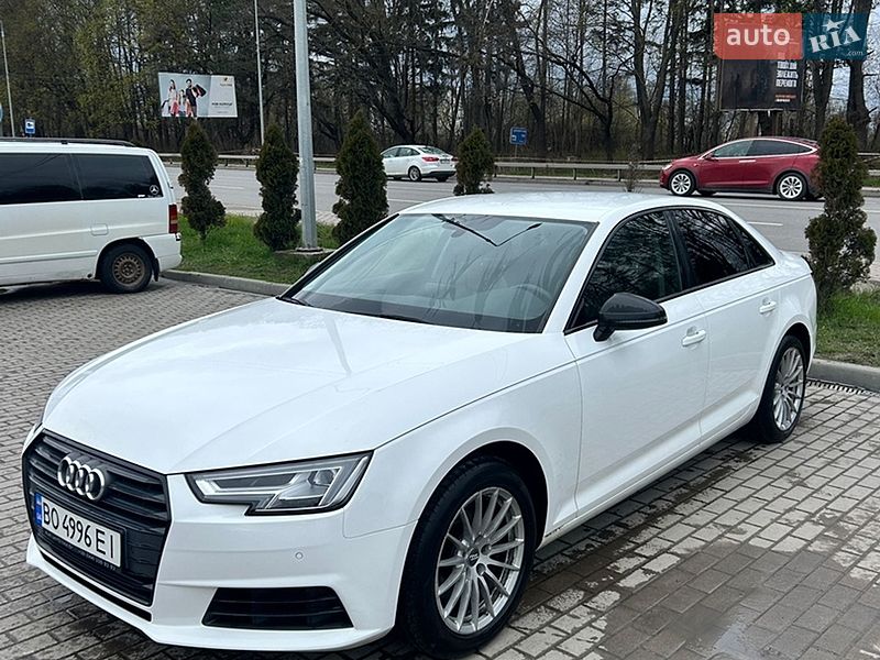 Седан Audi A4 2017 в Львове