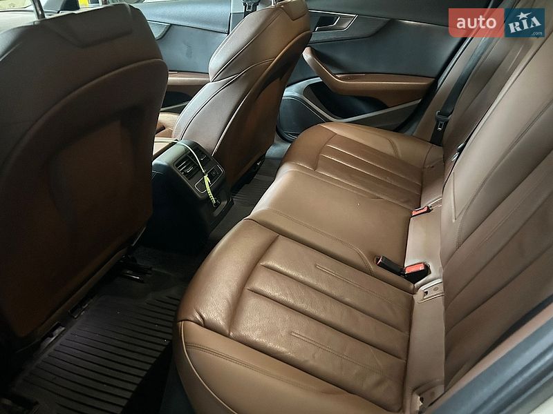 Седан Audi A4 2017 в Львове