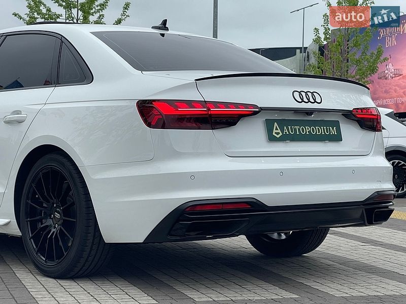 Седан Audi A4 2022 в Києві