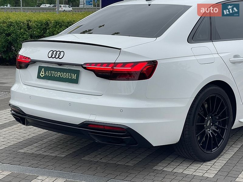 Седан Audi A4 2022 в Києві