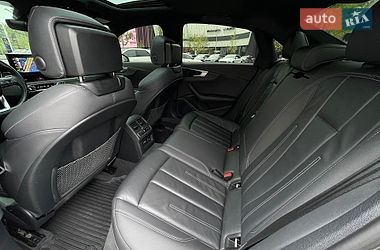 Седан Audi A4 2022 в Києві