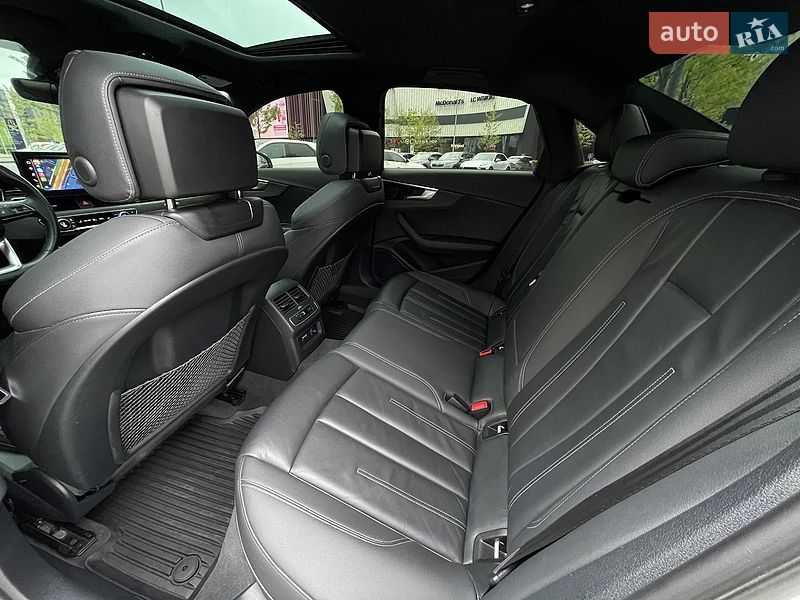 Седан Audi A4 2022 в Києві