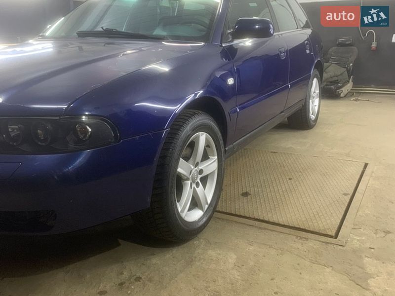 Універсал Audi A4 1998 в Львові