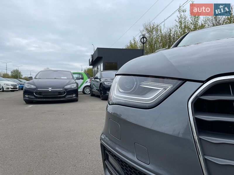 Седан Audi A4 2014 в Луцке
