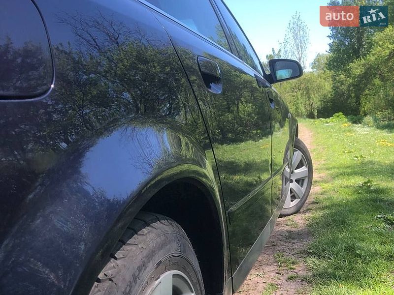 Седан Audi A4 2002 в Глинянах