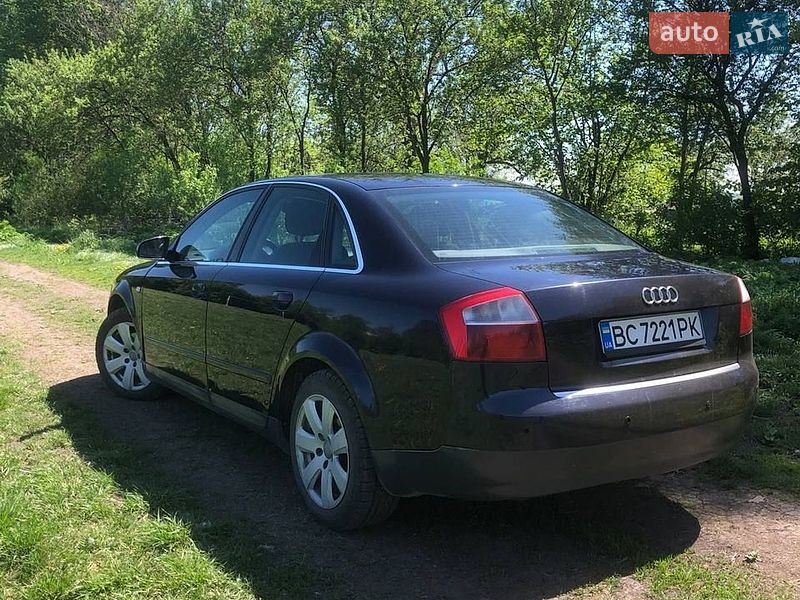 Седан Audi A4 2002 в Глинянах