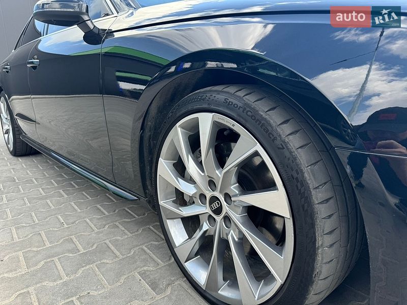 Седан Audi A4 2022 в Львові