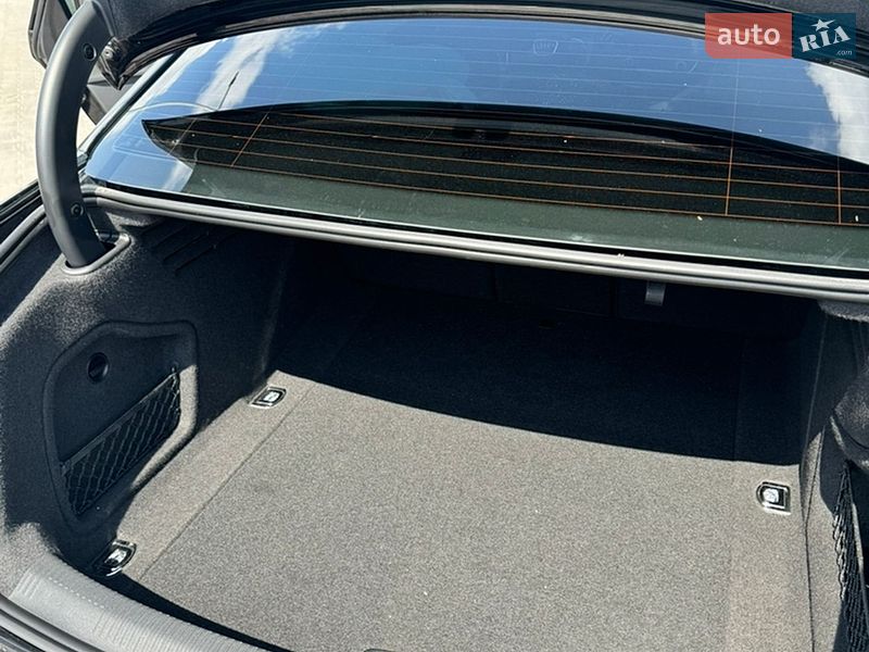 Седан Audi A4 2022 в Львові
