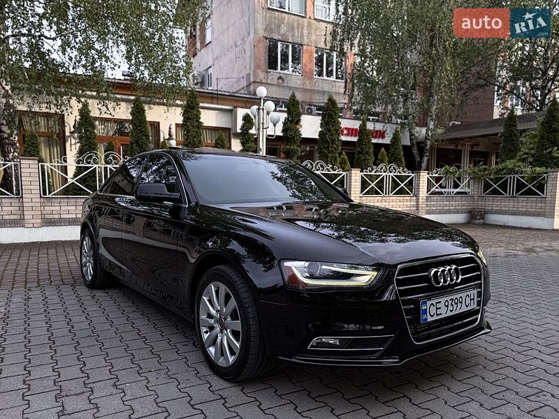 Седан Audi A4 2013 в Чернівцях